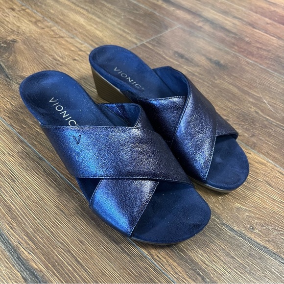 Vionic Kara leather slip on wedge sandal SZ 6.5 - Picture 1 of 6